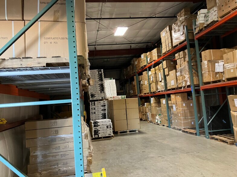 More Photos Of 4341 Middaugh Ave, Downers Grove Warehouse For Sale