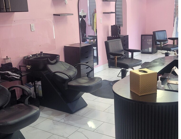 More Photos Of 1025 N 66th St, Philadelphia Office For Sale