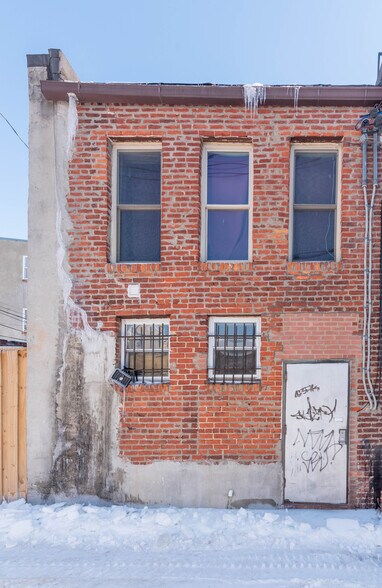 More Photos Of 316 S Broadway, Baltimore Storefront Retail Residential For Sale