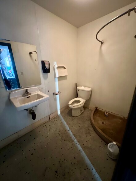 More Photos Of 1040 High St, Atwater Auto Repair For Lease