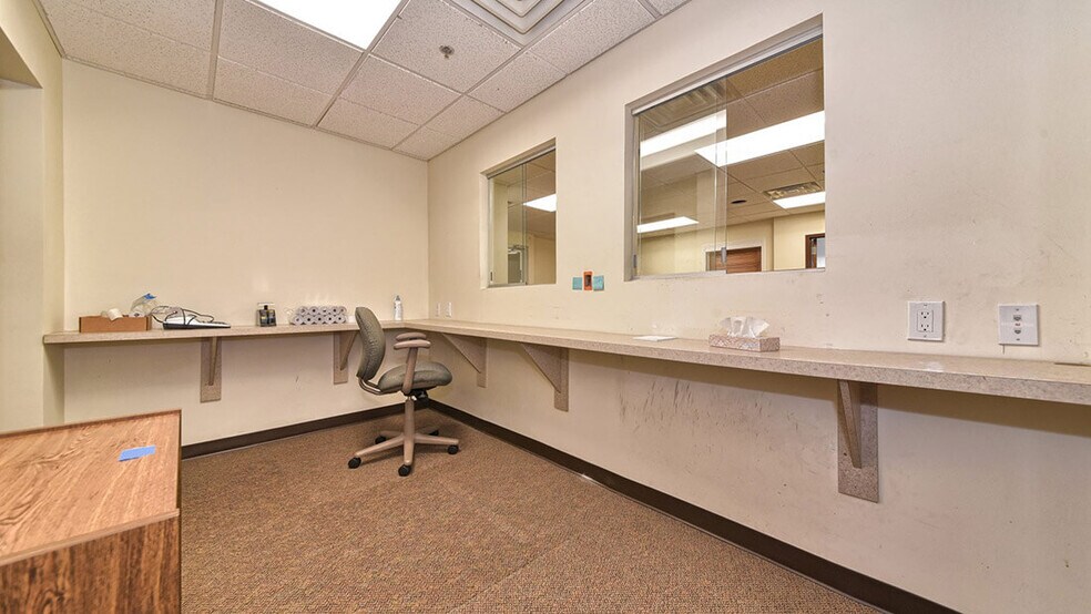 More Photos Of 1069 Ringwood Ave, Haskell Office For Lease