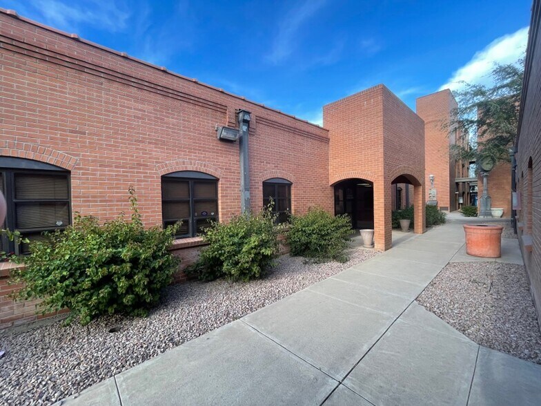More Photos Of 2701 N 16th St, Phoenix Unknown For Lease
