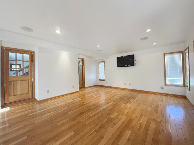 More Photos Of 794 Claremont Ave, Tamaqua General Retail For Sale