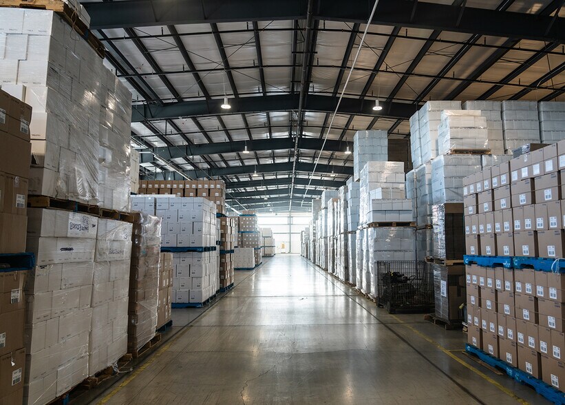 More Photos Of 450 Sherman Av N, Hamilton Industrial For Lease