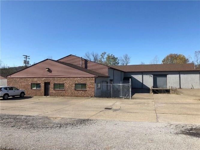 More Photos Of 1321 DuPont Rd, Parkersburg Self Storage For Sale