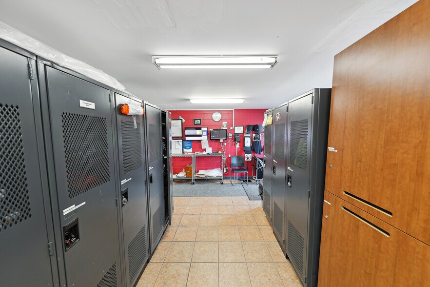 More Photos Of 384-388 Rue Chicoine, Vaudreuil-dorion Industrial For Sale