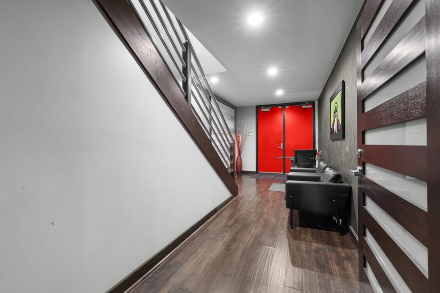 More Photos Of 5739 Tujunga Ave, North Hollywood Movie Radio TVStudio For Sale