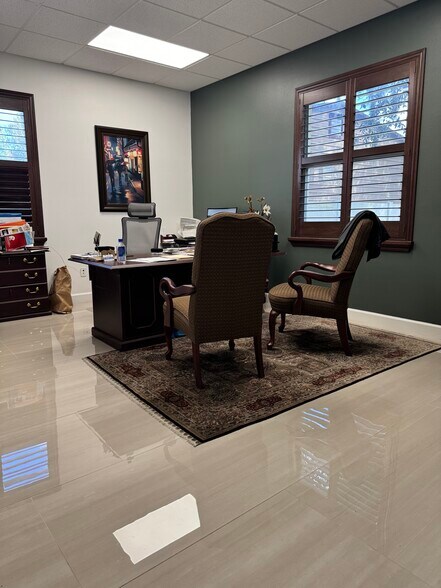 More Photos Of 15429 N Florida Ave, Tampa Medical For Lease