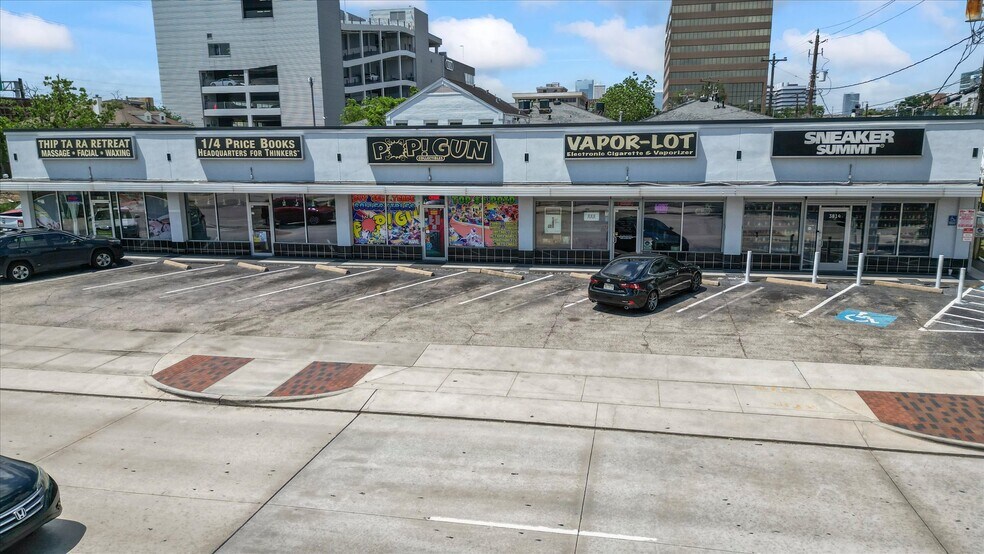 More Photos Of 3814-3822 S Shepherd Dr, Houston Storefront Retail Office For Lease