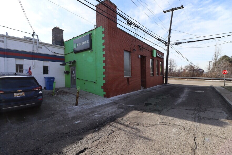 More Photos Of 23946-23948 Michigan Ave, Dearborn Storefront For Sale