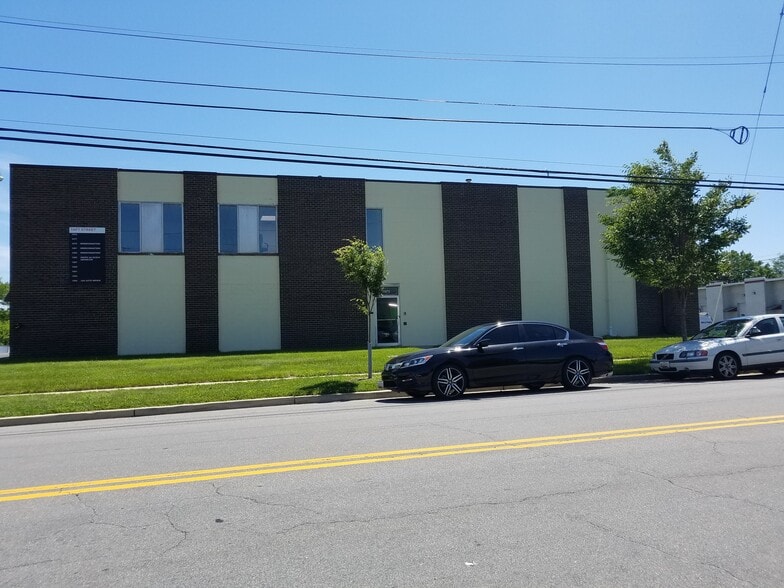 More Photos Of 1057-1099 Taft St, Rockville Warehouse For Lease