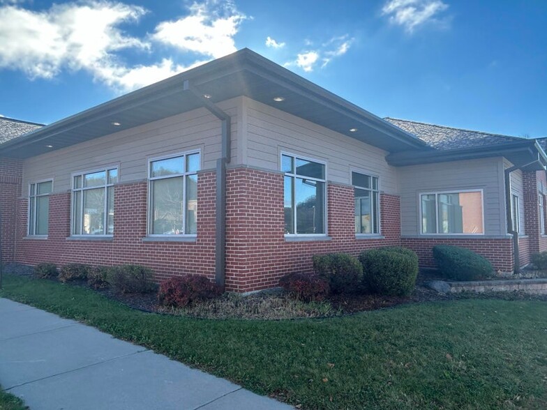 Primary Photo Of 165 W Haseltine St, Richland Center Healthcare For Lease