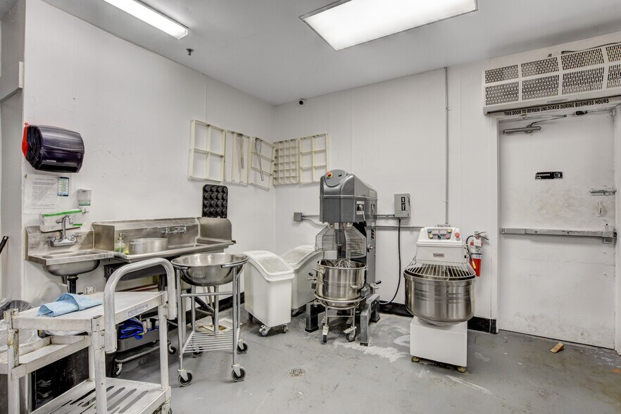 More Photos Of 4375 S Buffalo Dr, Las Vegas Storefront Retail Office For Sale