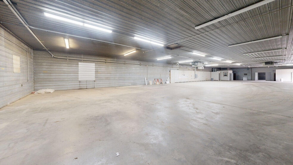 More Photos Of 16335 Lima Rd, Huntertown Light Manufacturing For Lease