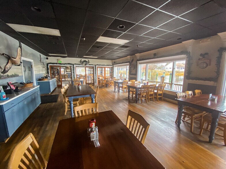 More Photos Of 14442 Solomons Island Rd, Solomons Restaurant For Lease