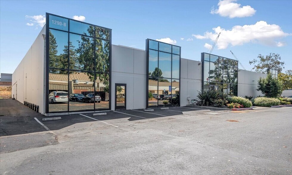 More Photos Of 1290 Reamwood Ave, Sunnyvale Research And Development For Lease