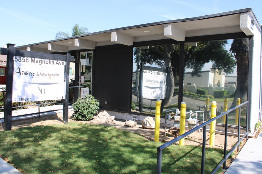 Primary Photo Of 5858 Magnolia Ave, Riverside Office For Lease