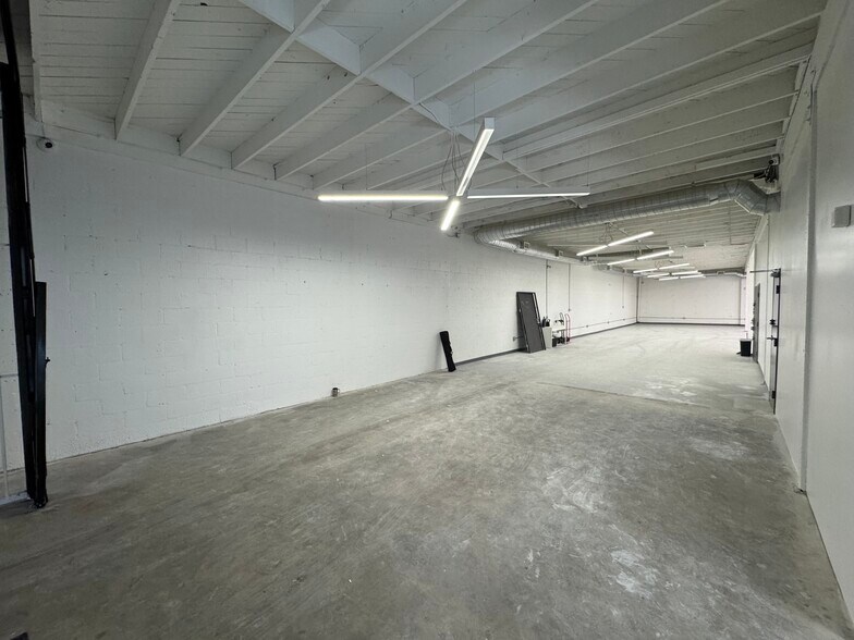 More Photos Of 1412 S Gerhart Ave, Commerce Warehouse For Lease