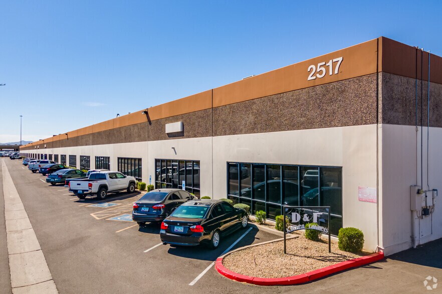 More Photos Of 2517 W McDowell Rd, Phoenix Warehouse For Lease