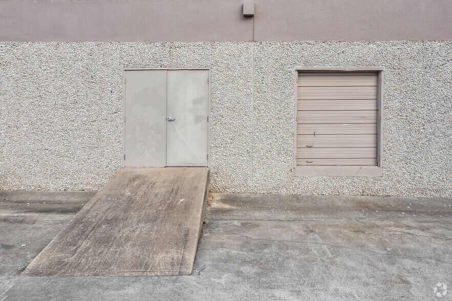 More Photos Of 640 International Pkwy, Richardson Unknown For Lease