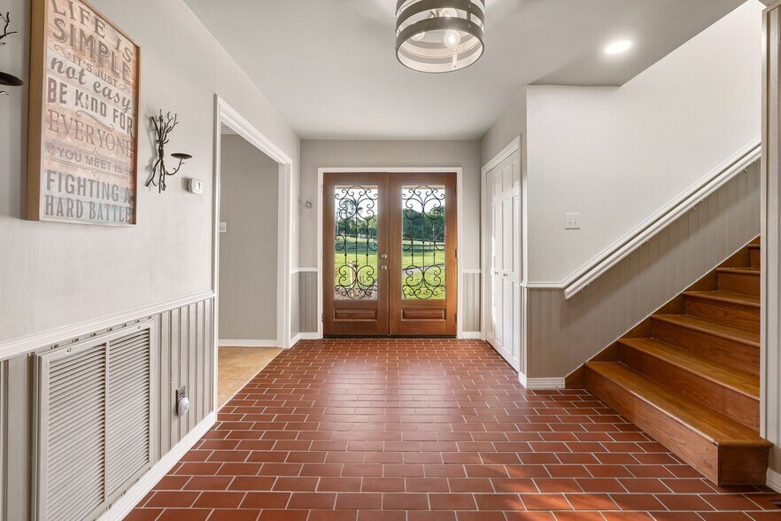 More Photos Of 2355 Jackson League Cir, Brenham Lodge Meeting Hall For Sale