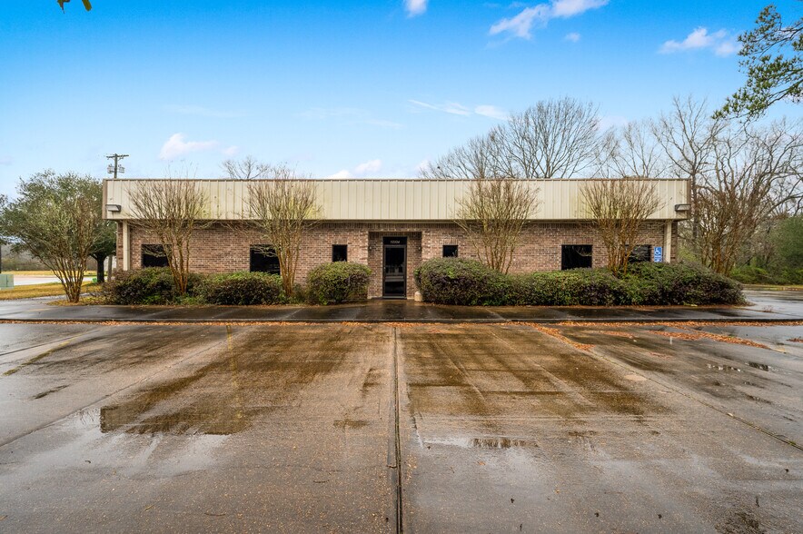 More Photos Of 12334 US-165, Glenmora Office For Sale