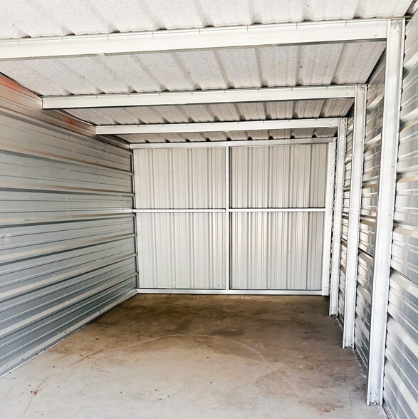 More Photos Of 819 S Xanthus Ave, Tulsa Self Storage For Sale