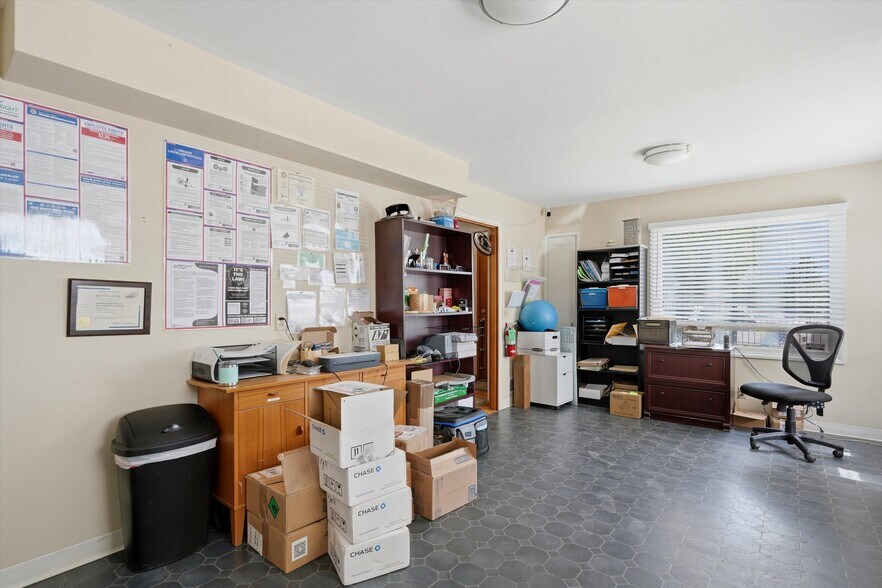 More Photos Of 2706 NE Columbia Blvd, Portland Industrial For Sale