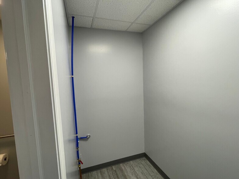 More Photos Of 1700 Grafton Rd, Morgantown Industrial For Lease