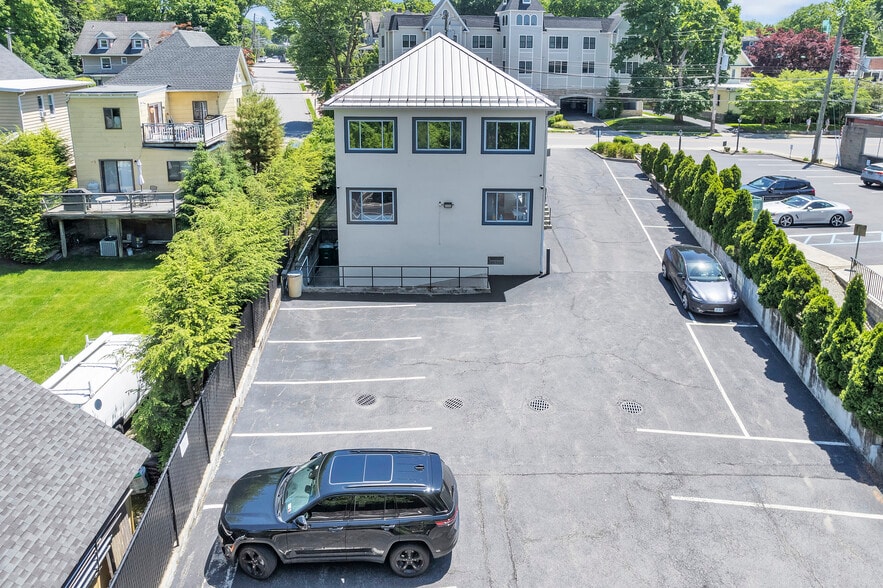 More Photos Of 110 Washington Ave, Pleasantville Medical For Lease