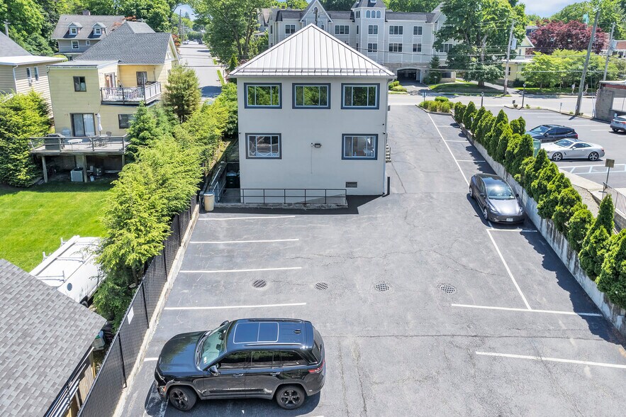 More Photos Of 110 Washington Ave, Pleasantville Medical For Lease