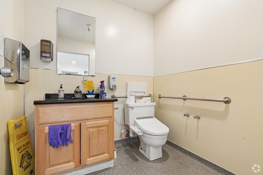More Photos Of 53A Bonaventura Dr, San Jose Warehouse For Lease