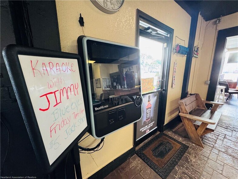 More Photos Of 407 N Ridgewood Dr, Sebring Convenience Store For Sale