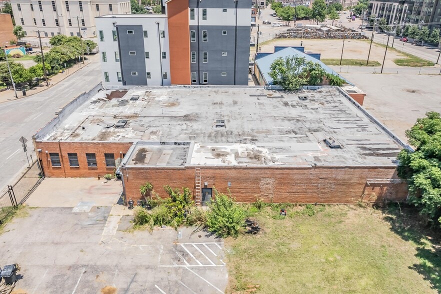 More Photos Of 1820 Canton St, Dallas Warehouse For Sale