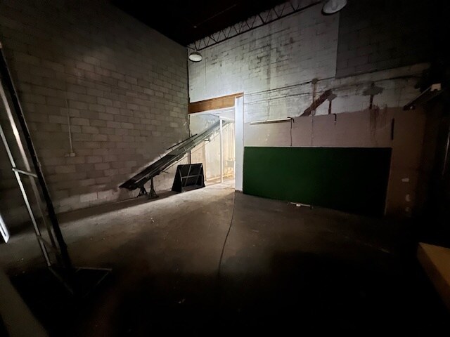 More Photos Of 1524 Madison Ave, Memphis Storefront Retail Office For Lease