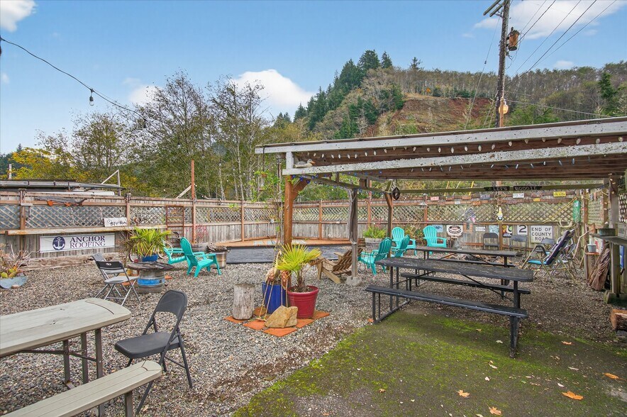 More Photos Of 8 Fairgrounds Rd, Skamokawa Restaurant For Sale