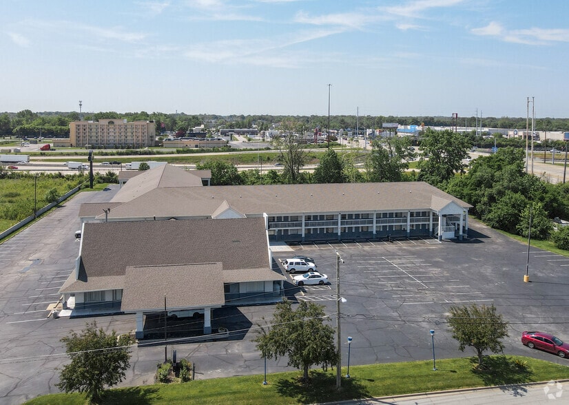 More Photos Of 5151 Elmwood Ave, Indianapolis Hotel For Sale