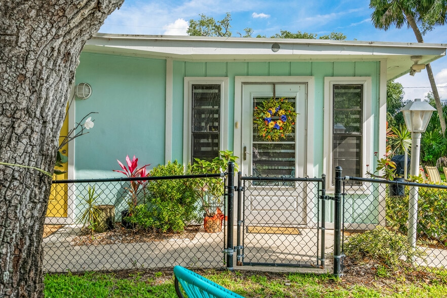 More Photos Of 11450 S Indian River Dr, Sebastian Hotel For Sale