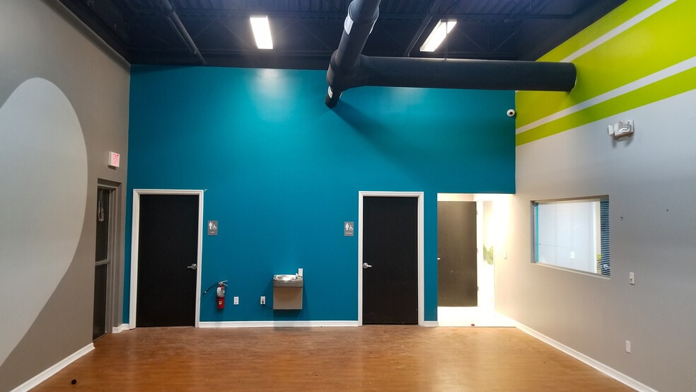 More Photos Of 3345 SW 34th St, Gainesville Freestanding For Lease