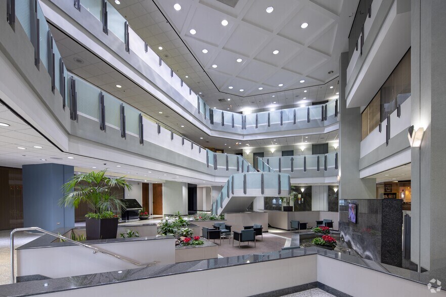 More Photos Of 1011 E Touhy Ave, Des Plaines Medical For Lease