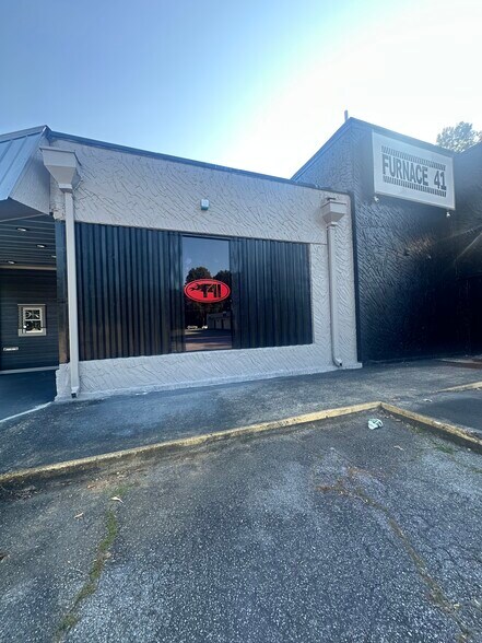 More Photos Of 7716 N Main St, Jonesboro Freestanding For Sale