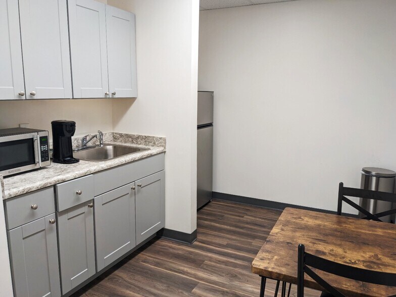 More Photos Of 40 Penny Ln, Watsonville Medical For Lease