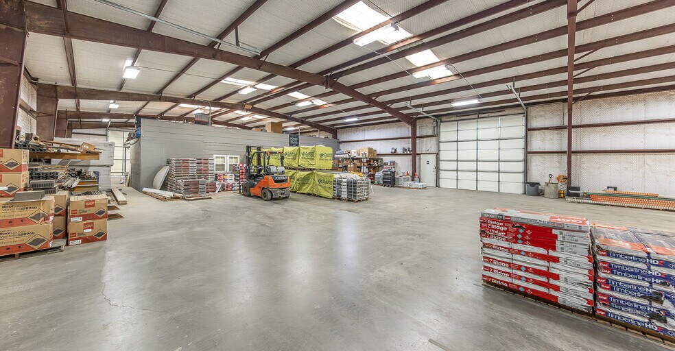 More Photos Of 2303 Private Road 7340 rd, Lubbock Warehouse For Lease