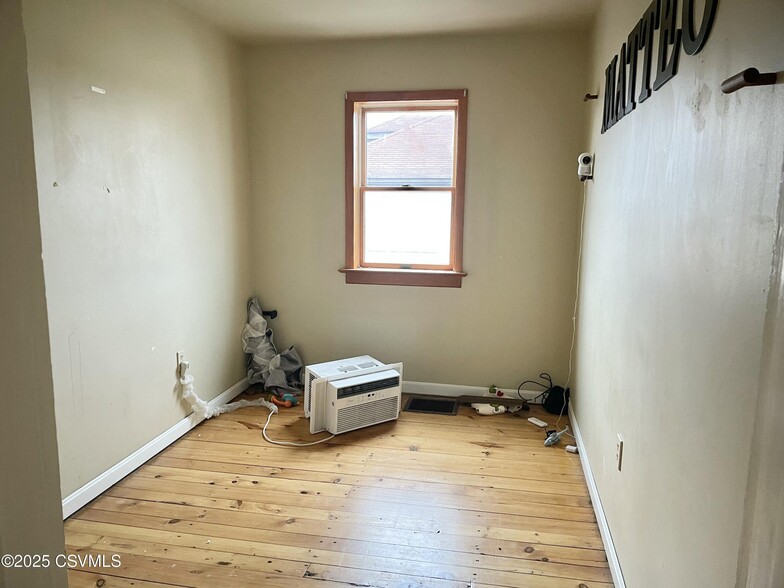 More Photos Of 300-302 N 3rd St, Mifflinburg Apartments For Sale