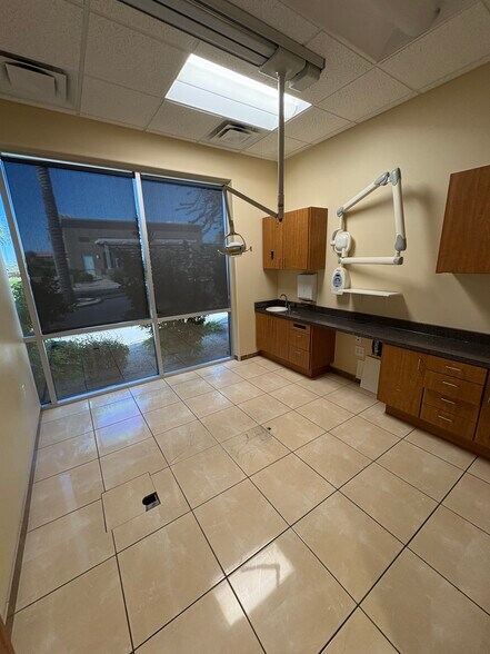 More Photos Of 4550 E Bell Rd, Phoenix Medical For Lease