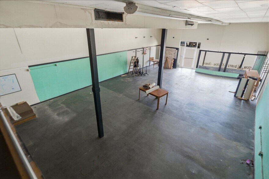 More Photos Of 110 W Frank St, Grand Saline General Retail For Sale