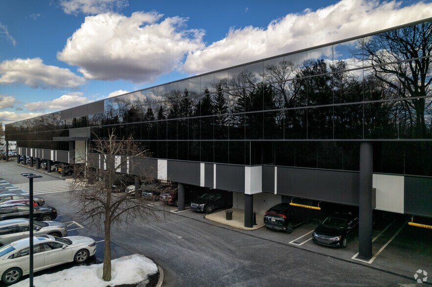 More Photos Of 426 W Lancaster Ave, Devon Office For Lease