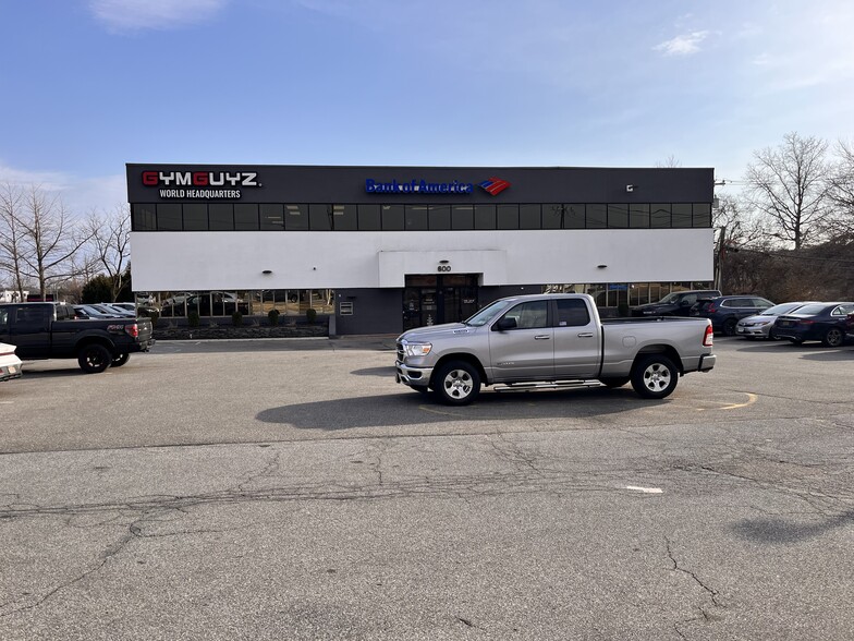 More Photos Of 600 Broadhollow Rd, Melville Office For Lease