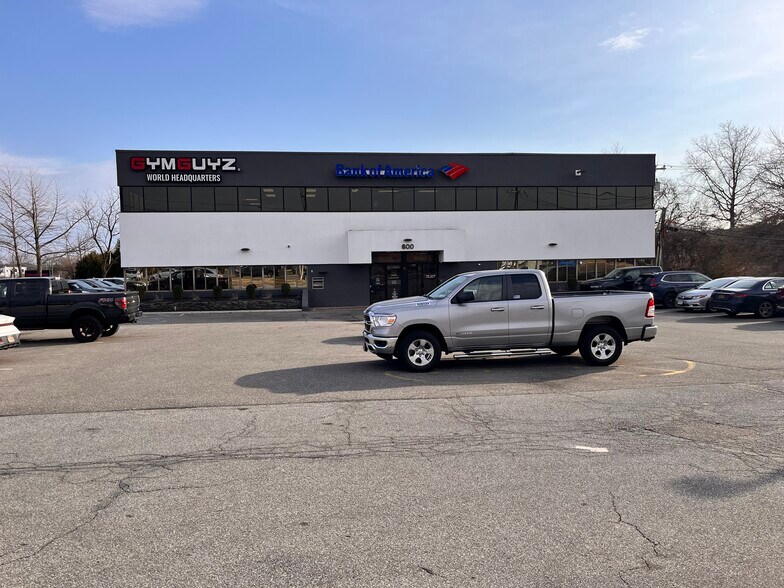 More Photos Of 600 Broadhollow Rd, Melville Office For Lease