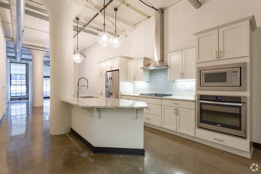 More Photos Of 226 N Water St, Milwaukee Apartments For Sale